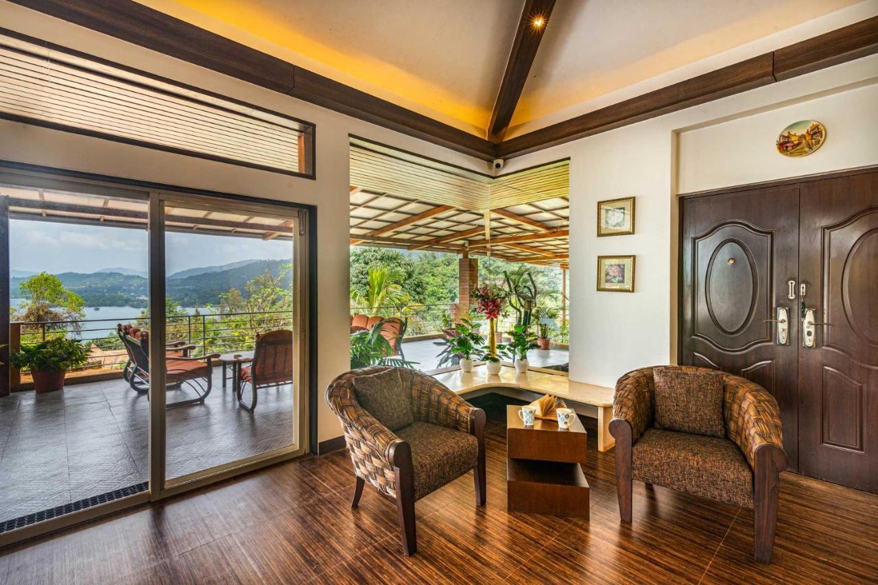 Ekam Lake House By Stayvista With Mountain & Lake Views, Outdoor Jacuzzi, Sauna, Modern Amenities & Kitchen Garden 푸네 외부 사진